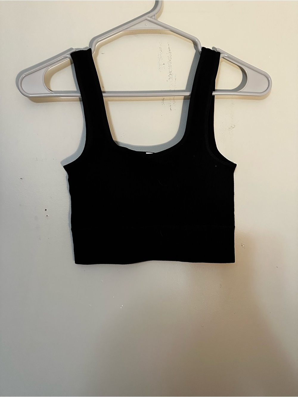 NWOT Zenana Outfitters Black Ribbed Scoop Crop Tank